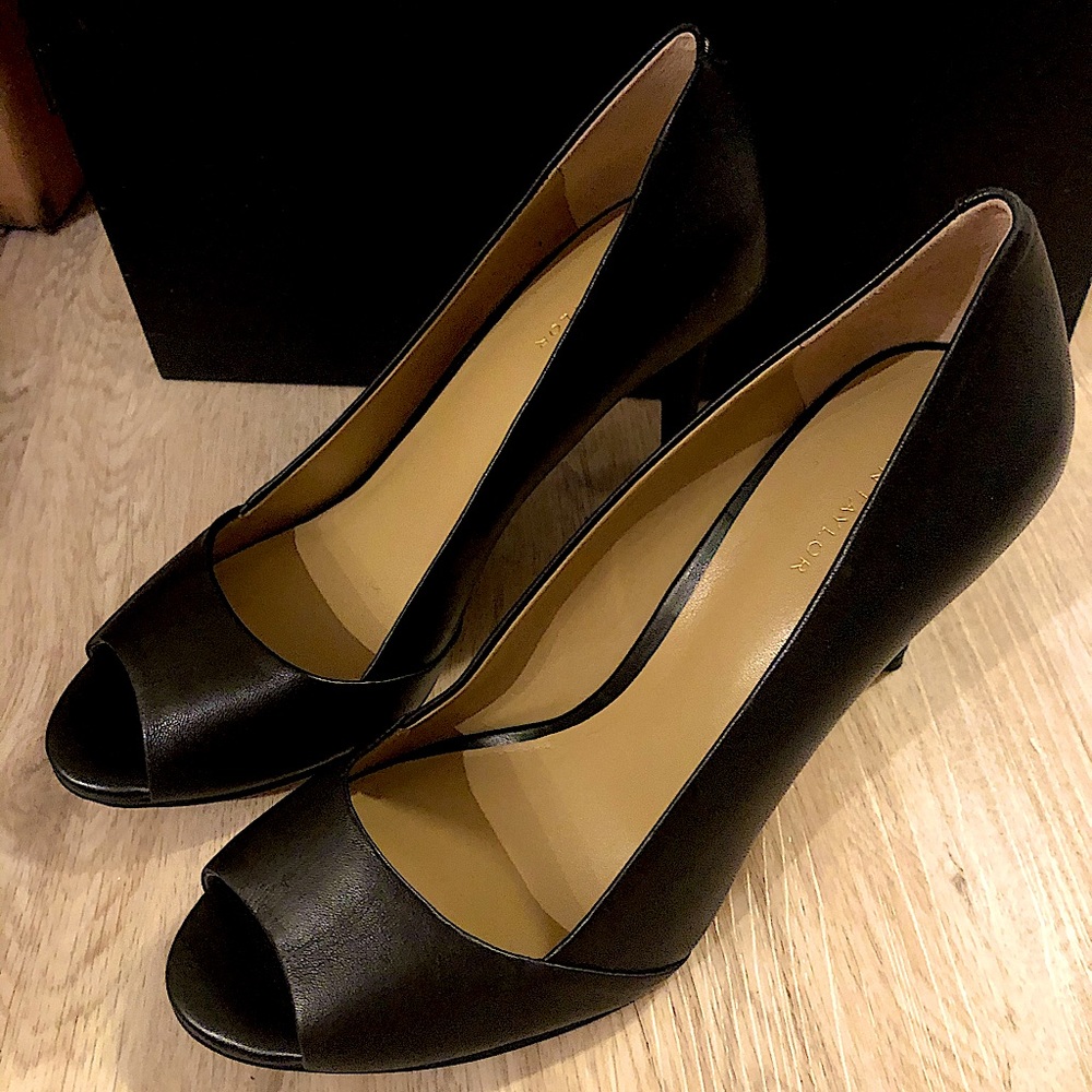 NEW Ann Taylor Black Leather Peep Toe Heels 7